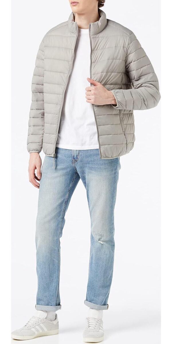 Amazon Essentials Men's Packable Lightweight Water-Resistant Puffer Jacket (Available in Big and Tall) - Image 3